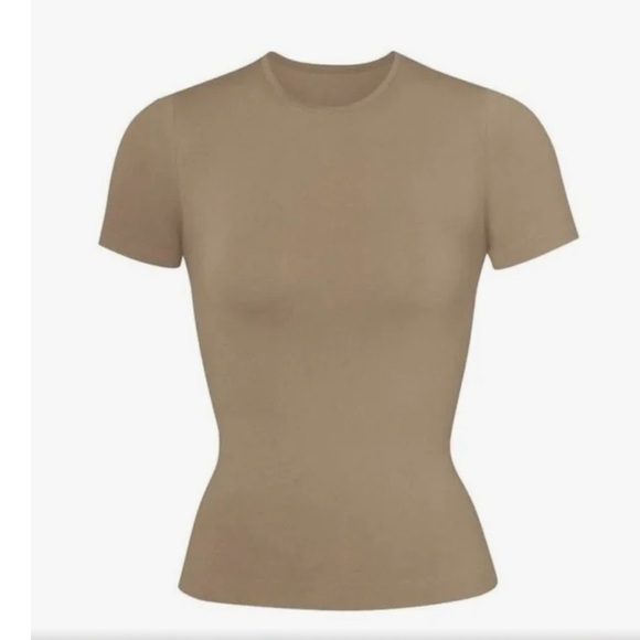 Skims soft smoothing t-shirt - Picture 1 of 4